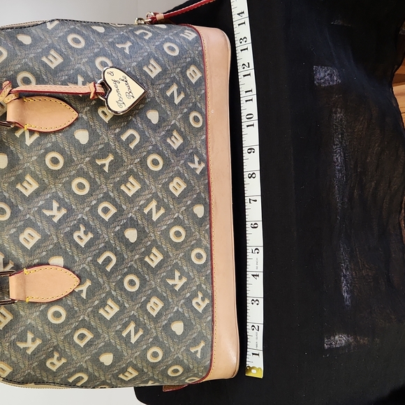 Dooney and Bourke Satchel bag - Picture 13 of 16